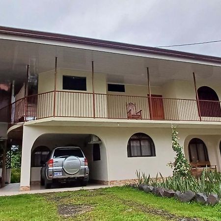 Ferienwohnung Alinas House La Fortuna Exterior foto