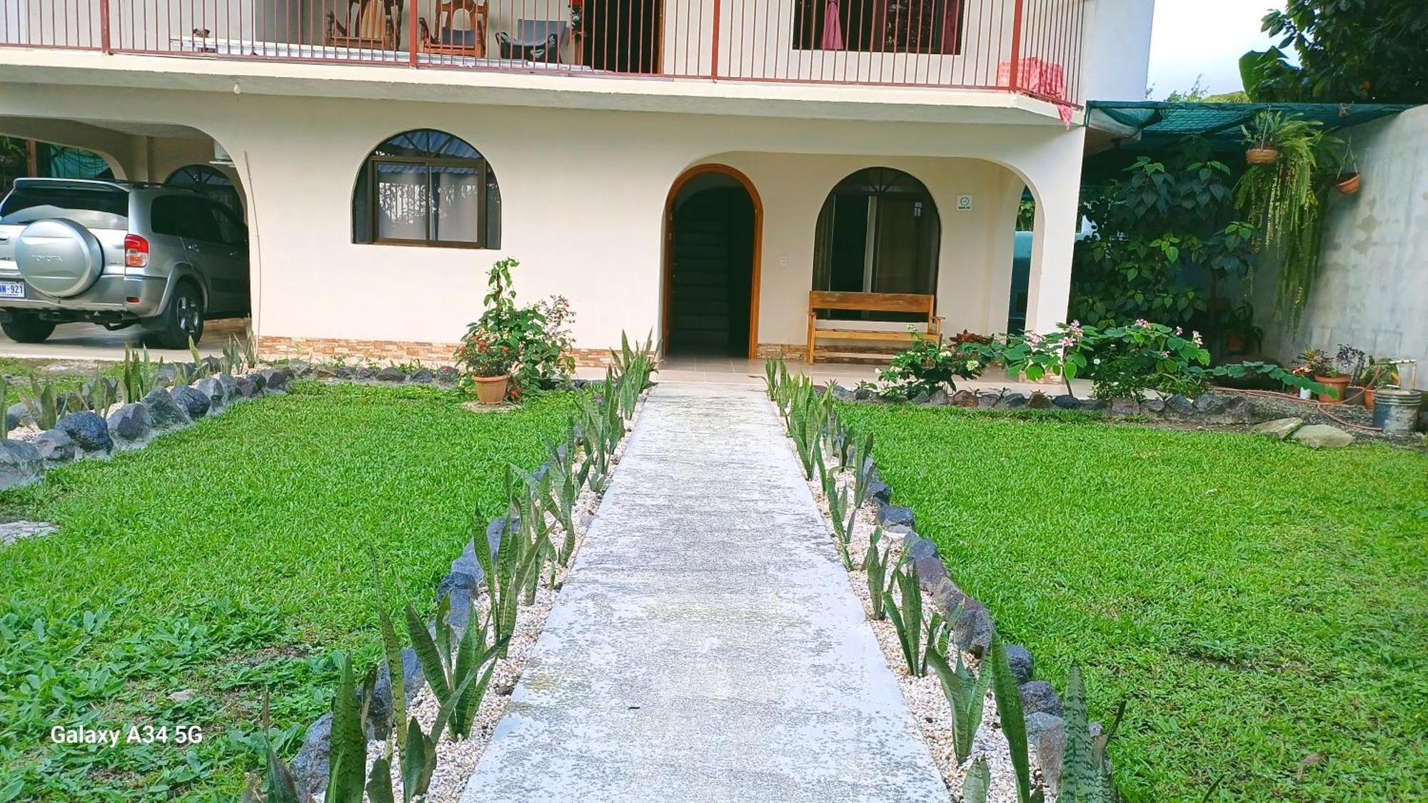 Ferienwohnung Alinas House La Fortuna Exterior foto